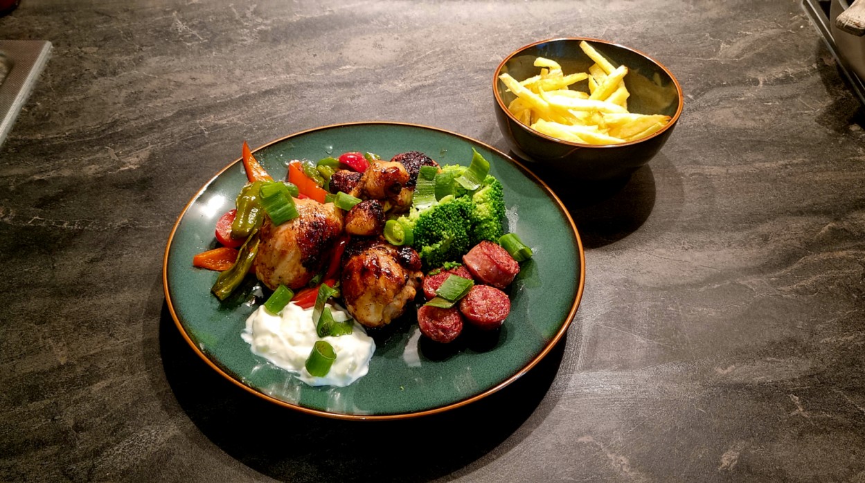 pikantes Fleisch mit Dip